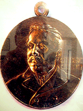 Pascoli's  gold medal 