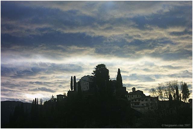 Photograph of Barga by Paesaggi Tina