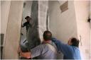 {barganews} Moving a Steinway piano into Barga Vecchia