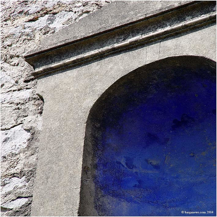 Blue Niche – 19 April 2004