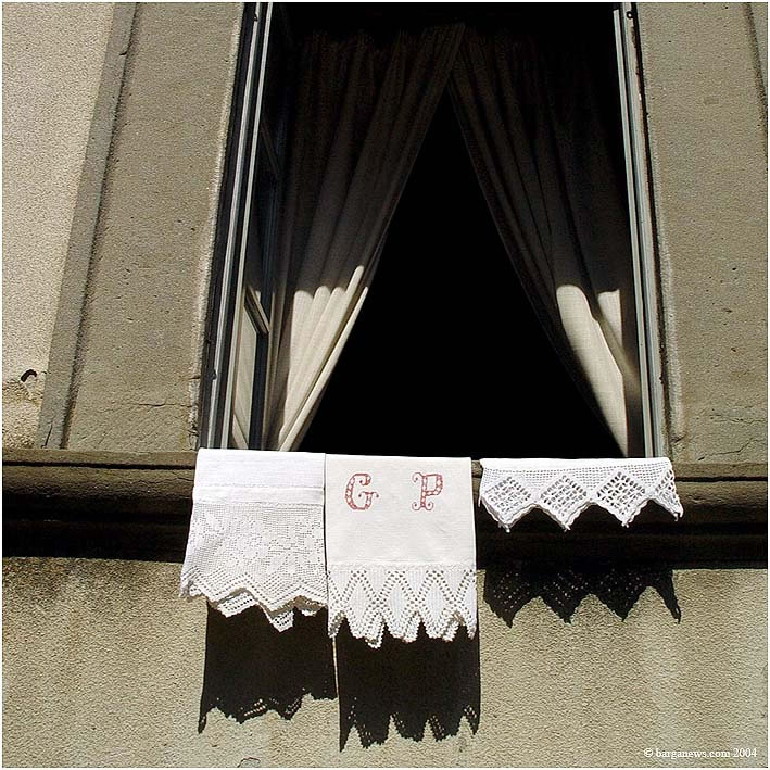 Lace – 1 April 2004