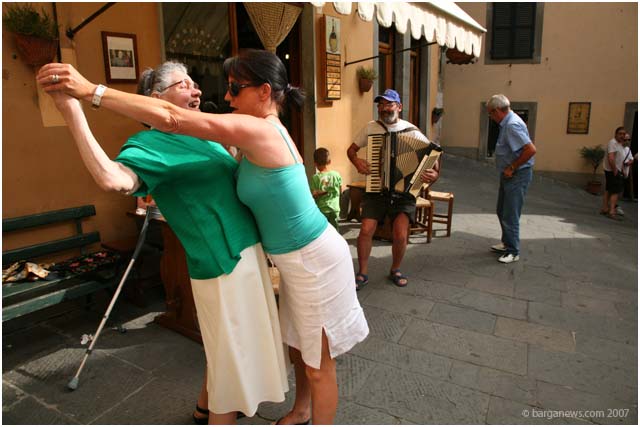 Tango at Aristos Bar in Barga Vecchia