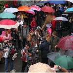 {barganews} A damp Befana arrives in Barga