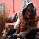 {barganews} A damp Befana arrives in Barga