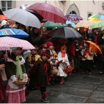 {barganews} A damp Befana arrives in Barga