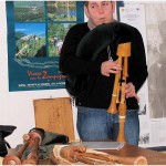 {barganews} Hamish Moore - bagpipes studio in Piazza Angelio
