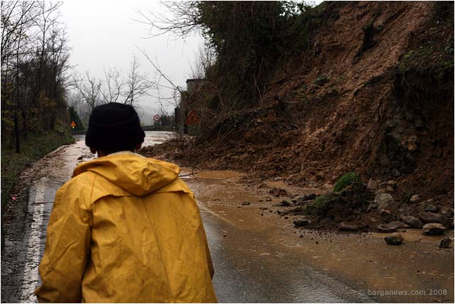 Landslides and road blocked from Loppia