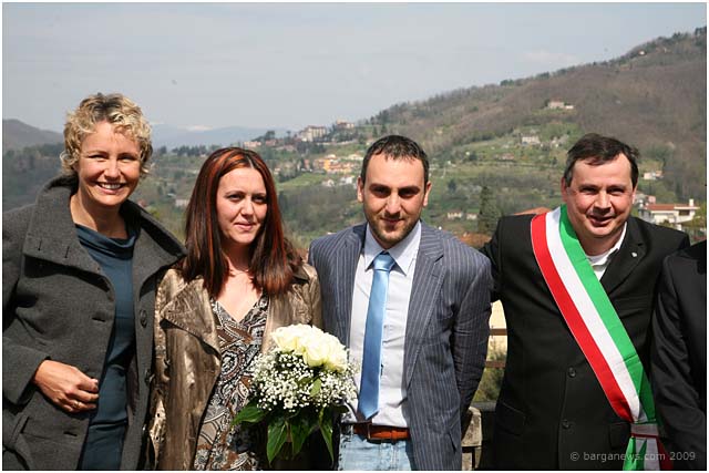 Surprise wedding guest-Licia Colò