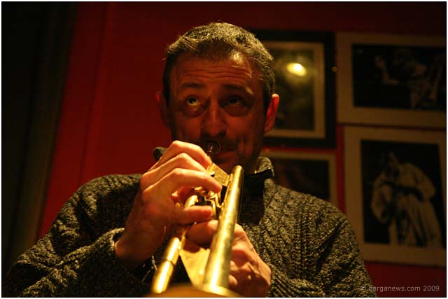 Barga Daily Image – 20 April 2009