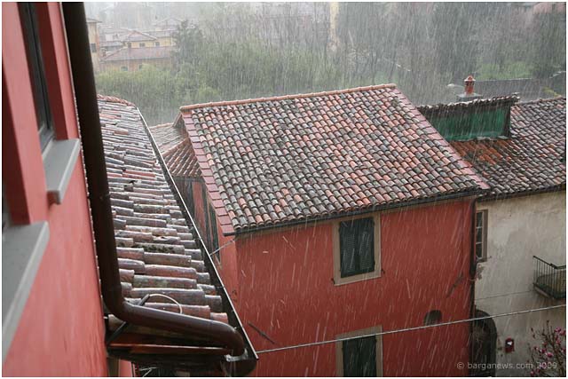 Spring cleaning in Barga Vecchia