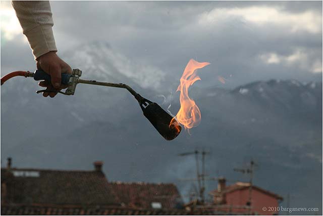 terracotta tiles on the roofs in barga 20100203_ 0021
