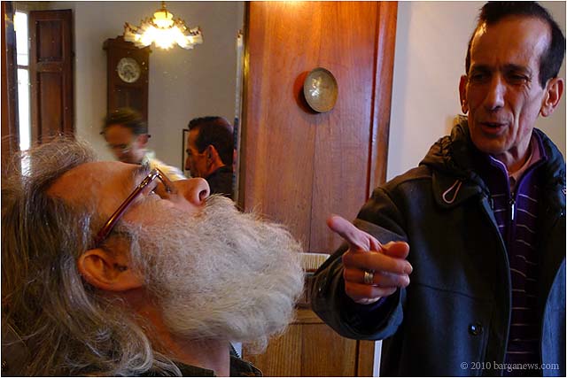 beard and haircuts in barga 20100401_ 0004