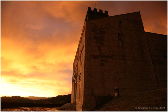 double-rainbow-and-sunset-over-barga-2009008