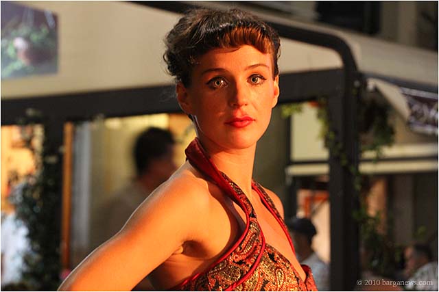 Emma e gli Aristodemos take the piazza