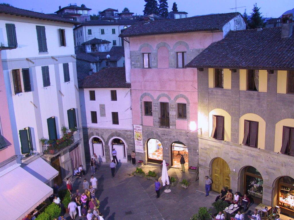 Piazza Angelio saluta l’estate