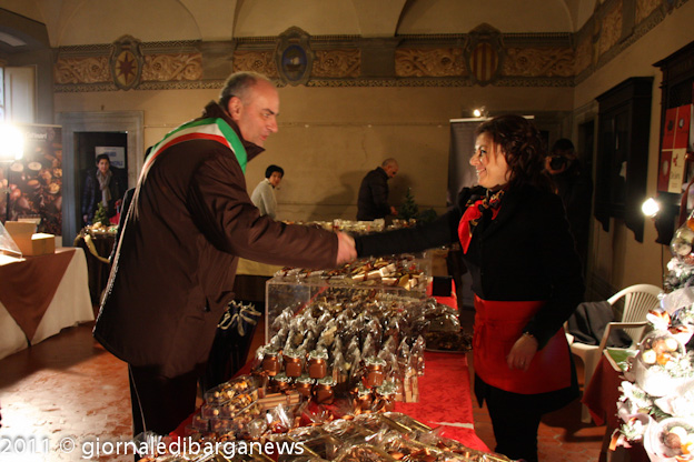 Taglio del nastro per Barga Cioccolata 2011