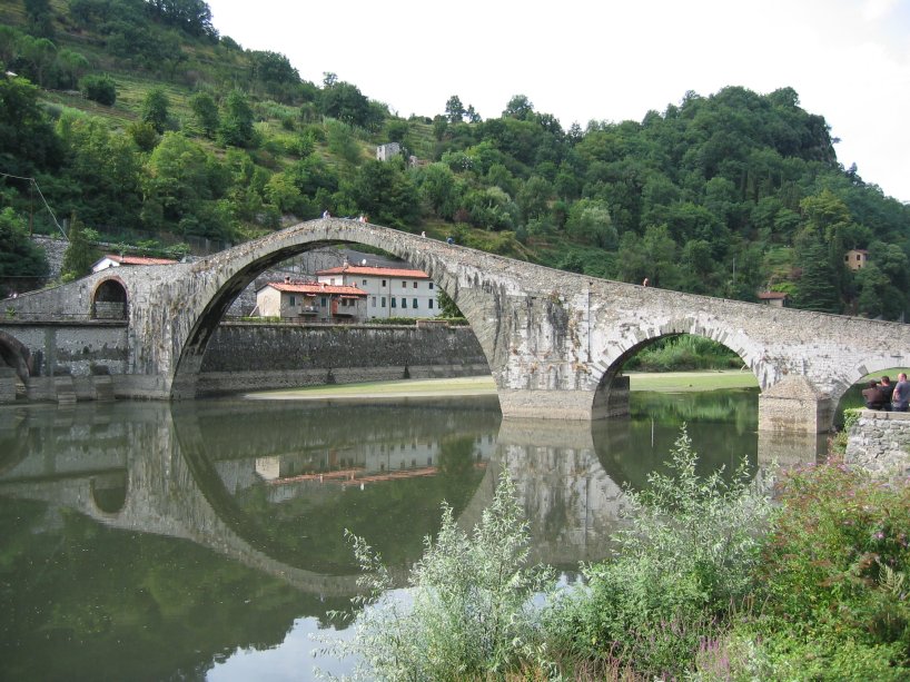 Borgo a Mozzano sbarca su YouTube (e strizza l’occhio al cinema)