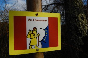 Il segnavia della Via Francigena