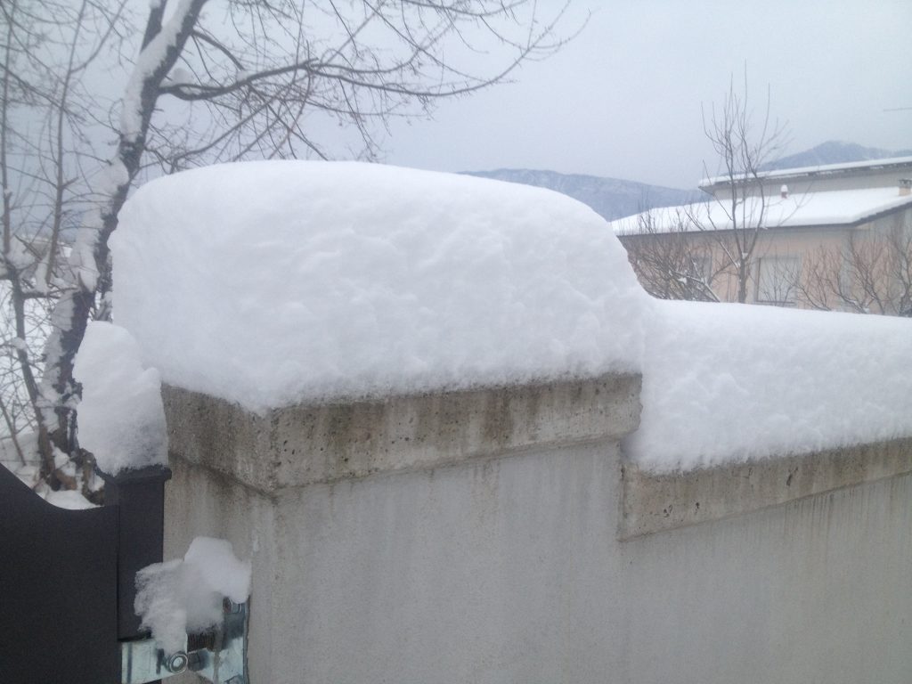 Nelle prossime ore la neve non cadrà più ma attenzione a vento e ghiaccio