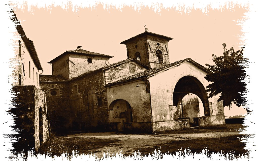 Dei vandali distruggono una croce