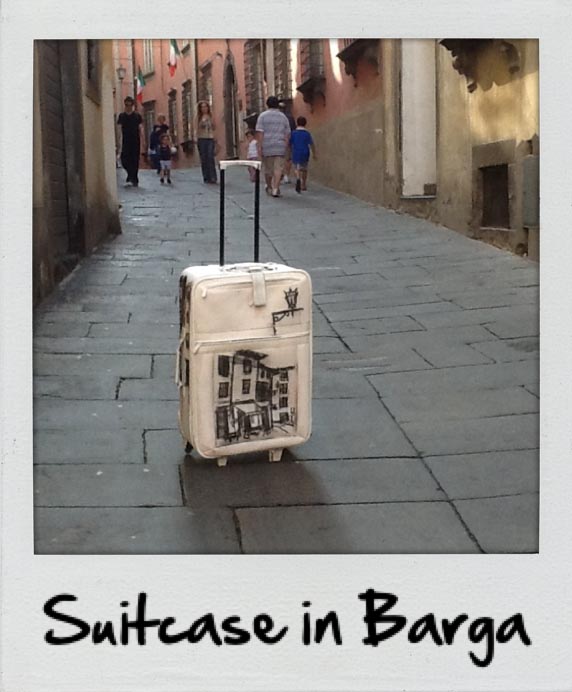 Keane: Suitcase performance in Barga