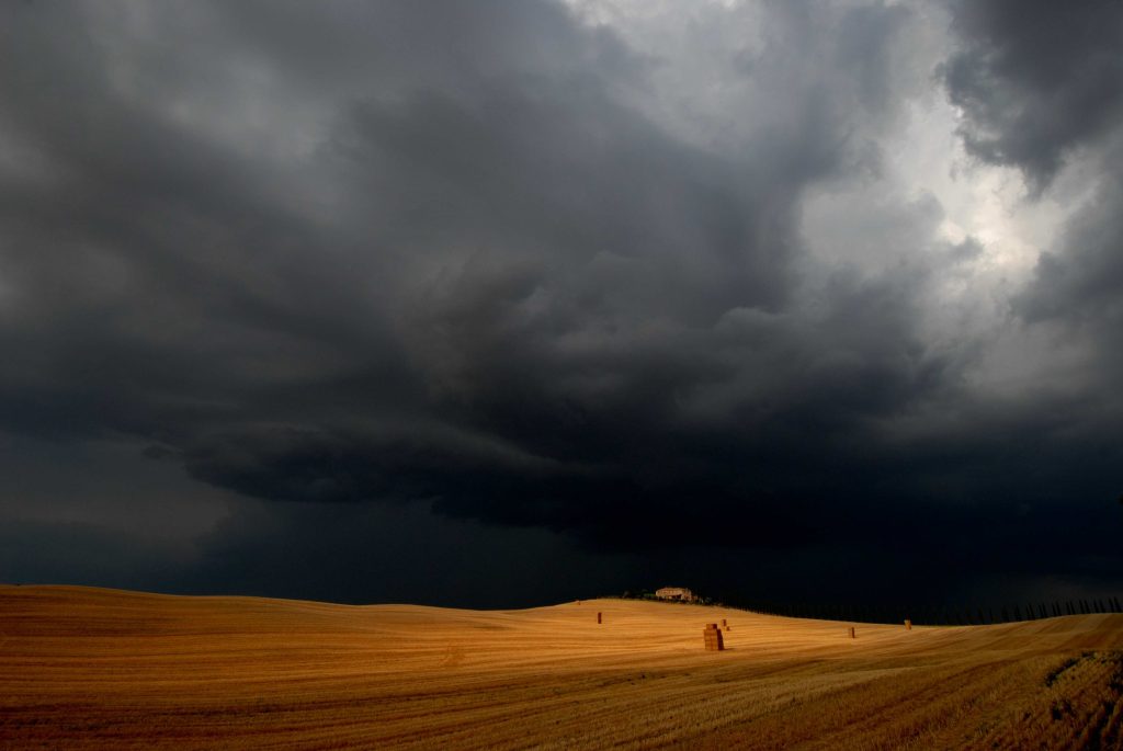 Forte peggioramento in arrivo venerdi, è allerta meteo