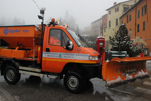 Neve, a Renaio già 40 centimetri. Stasera attesi nuovi intensi fiocchi
