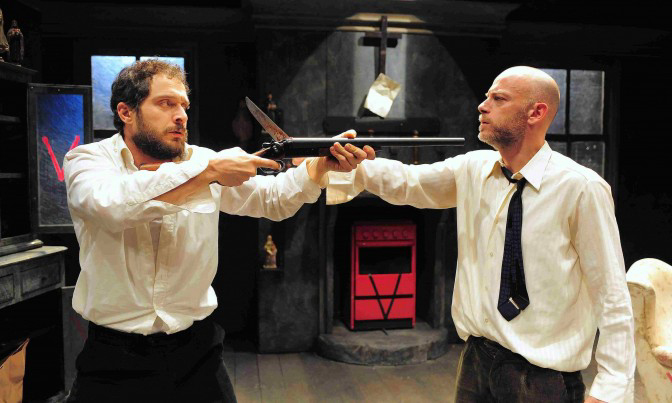 “Occidente solitario”: due ore a teatro spese bene