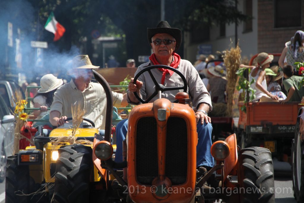 Parade for the 8th Annual steam powered grain threshing festival