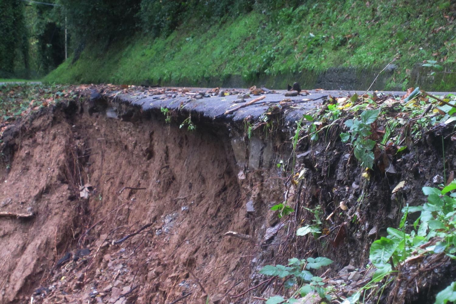 Landslides on the road from Barga through Tiglio to Coreglia