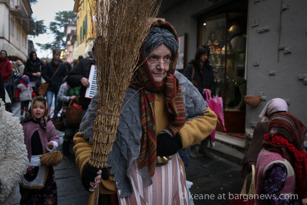 La Befana arrives in Barga