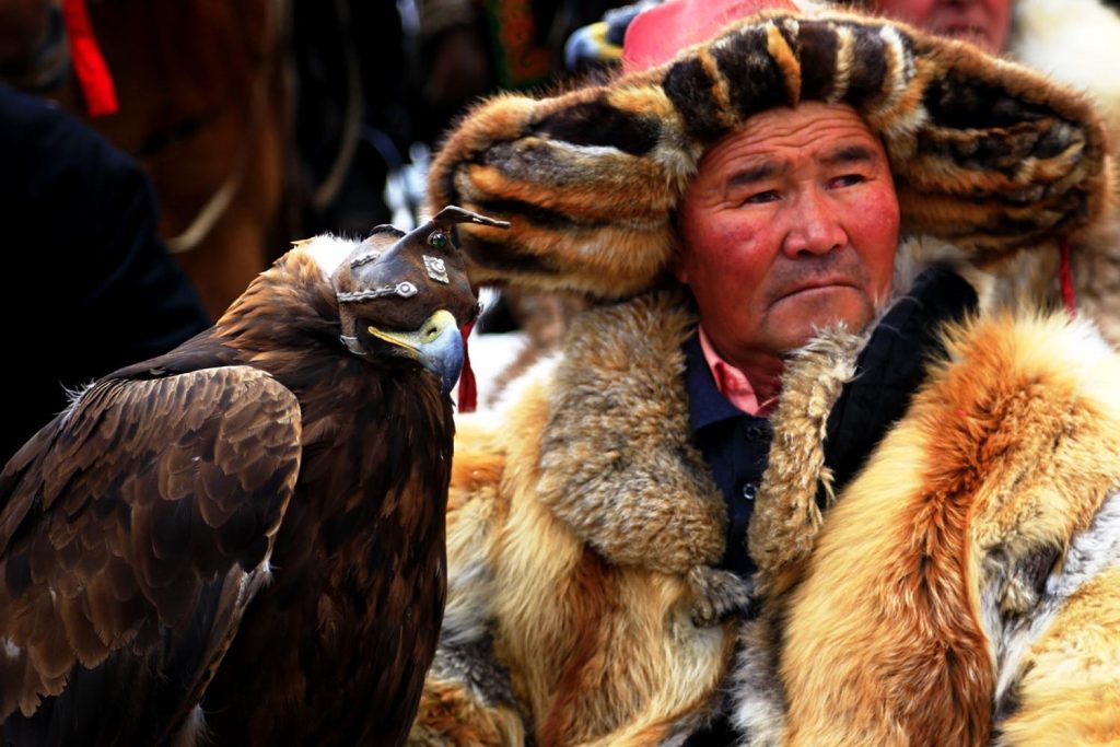 Una spedizione alla ricerca dei falconieri kazaki in Mongolia