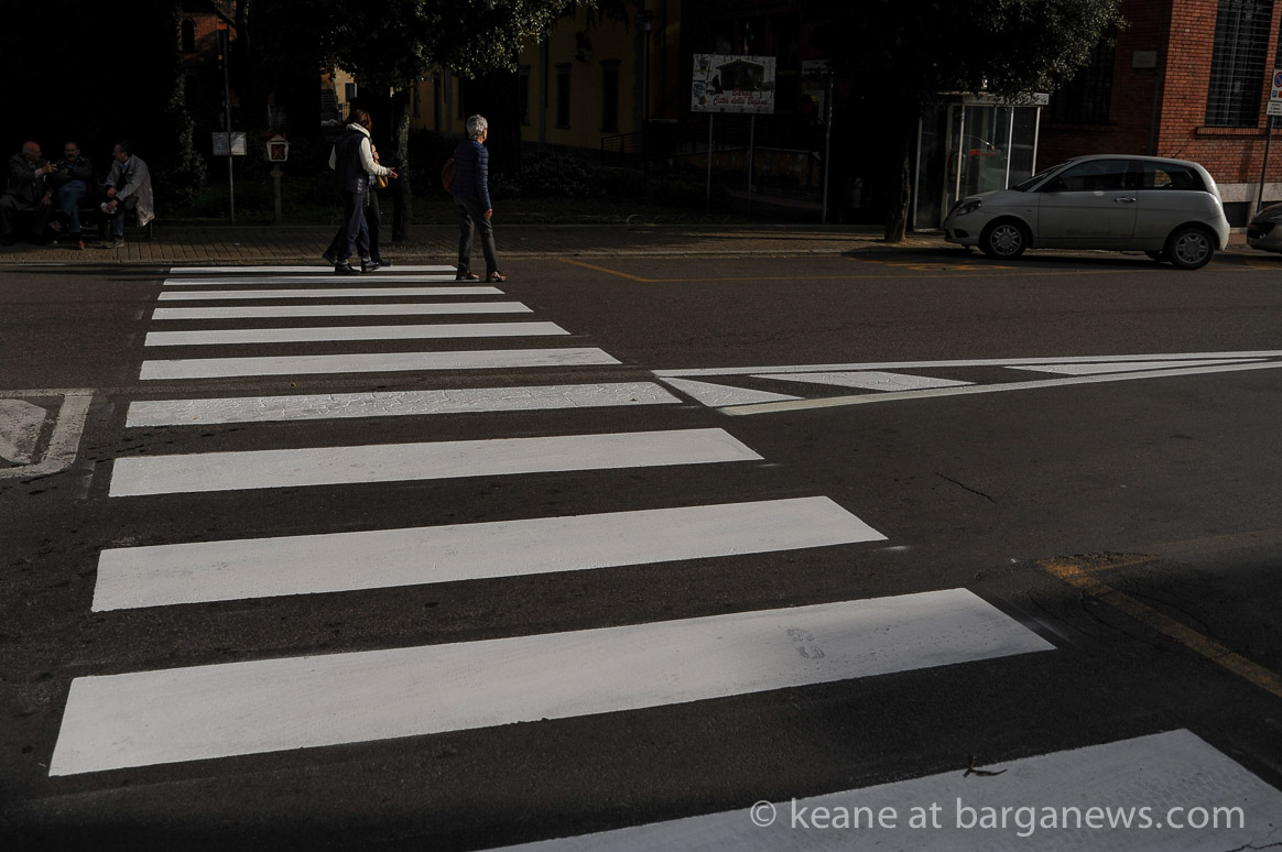 Road markings painted once again in Barga