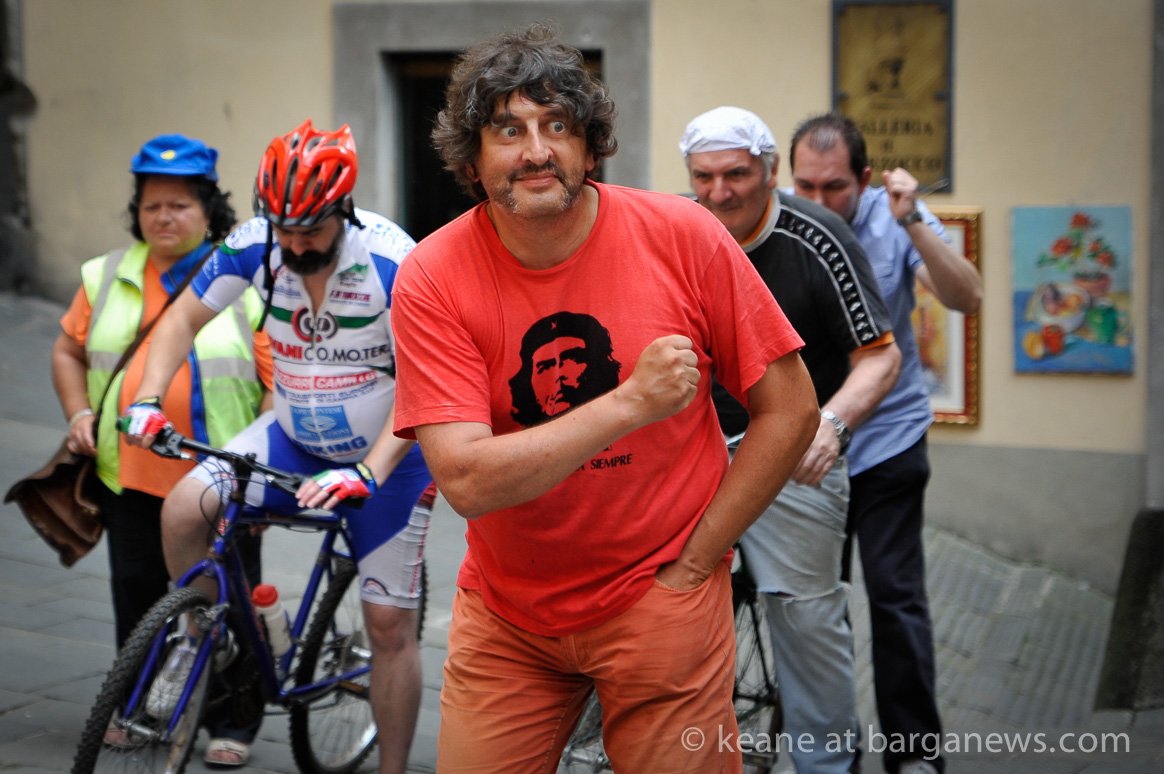 Community filming in Barga