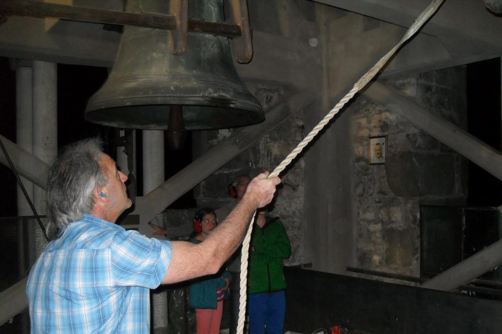 The 10 pm bells are once more ringing out