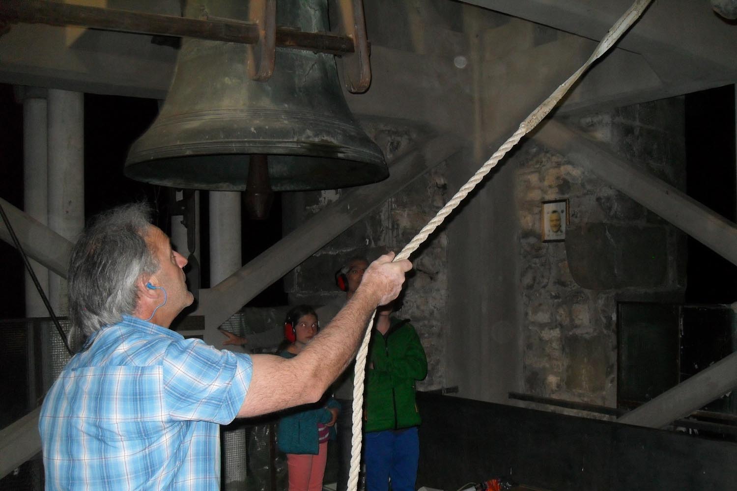 The 10 pm bells are once more ringing out