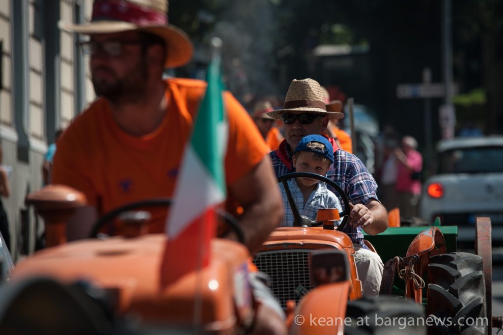 Annual tractor parade for the trebbiatura festival