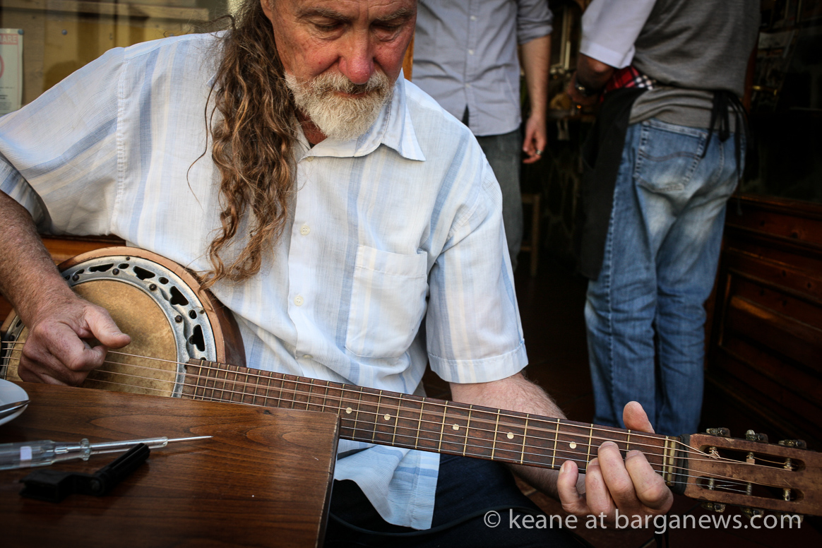 Singer, songwriter and poet, Ian Bland in Barga