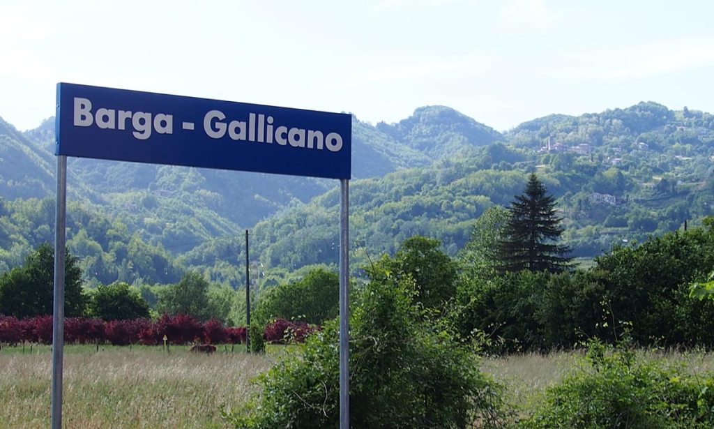 Bus and train connections, Barga – Pisa
