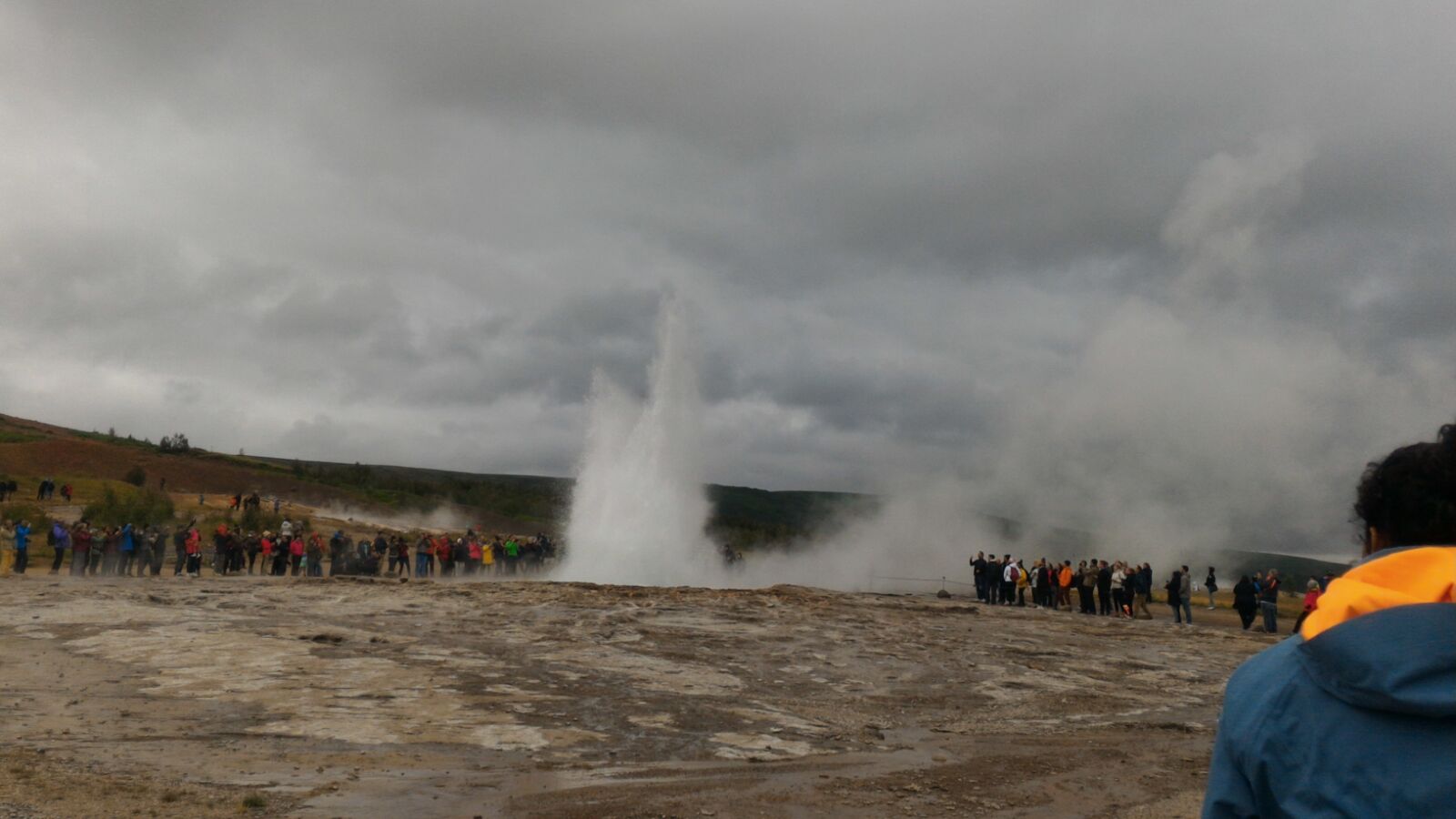 Day 10:  Gullfoss, Geyser e þingvallavatn