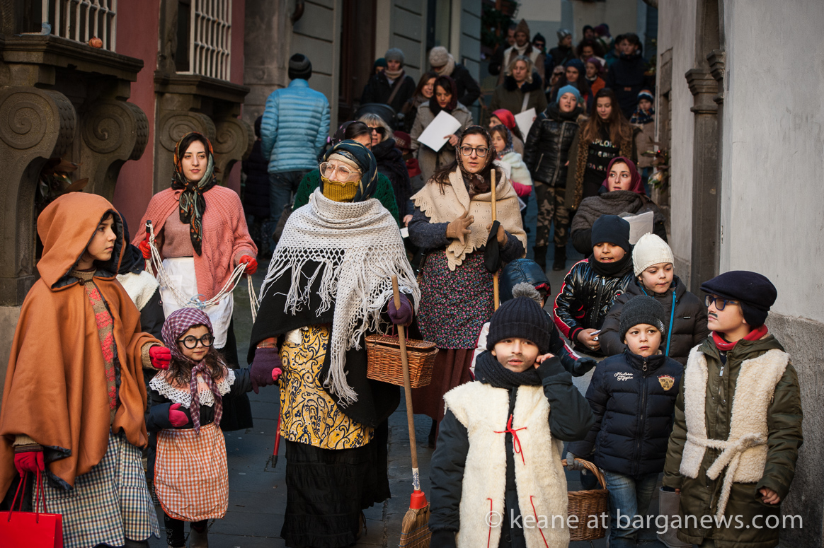 La Befana arrives in Barga