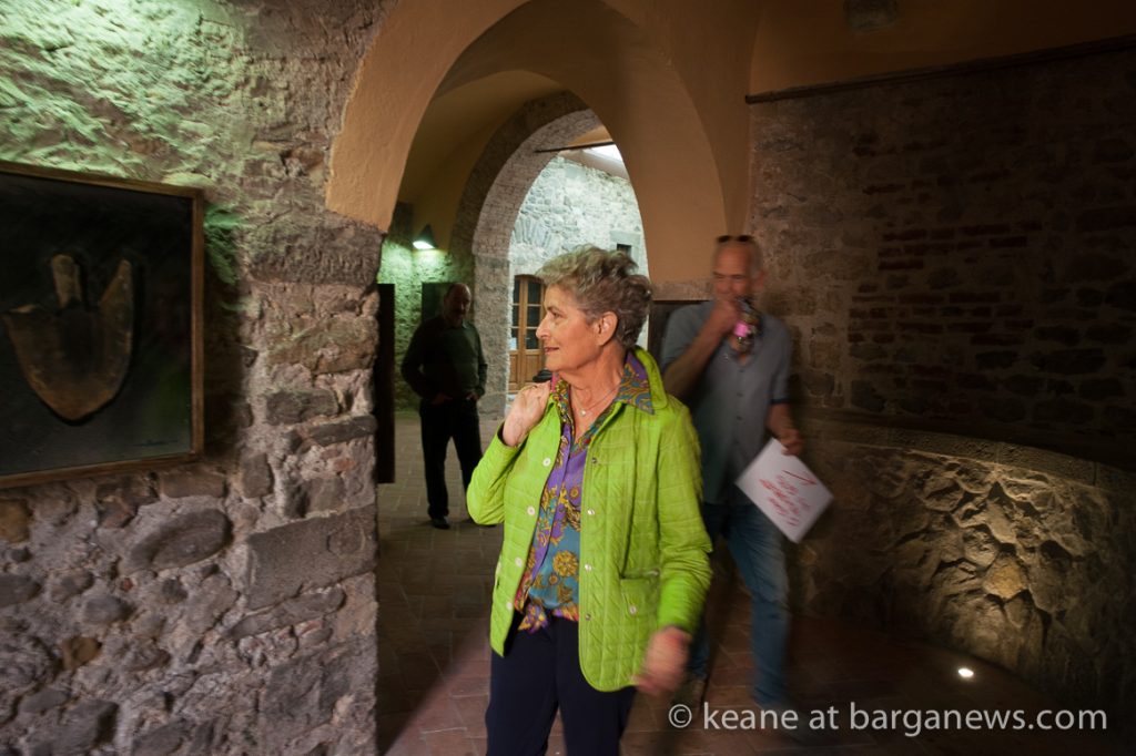 Keane: Exhibition of Barga vanga paintings