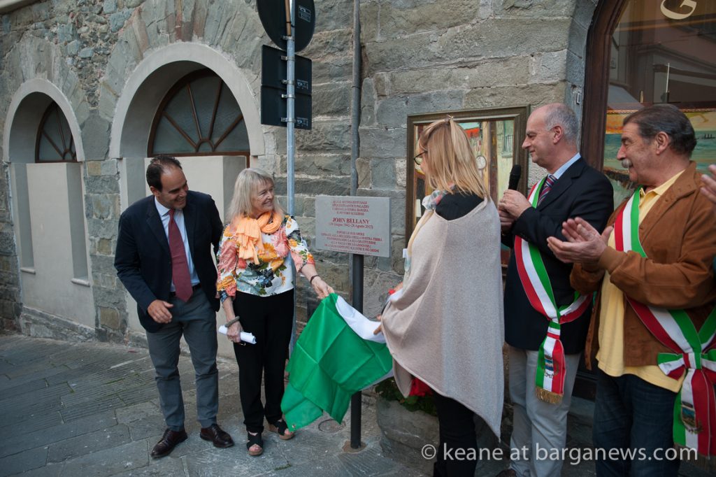 Plaque to commemorate John Bellany unveiled