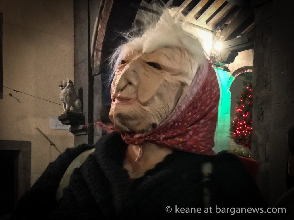 La Befana and Befanotti out and about in Barga