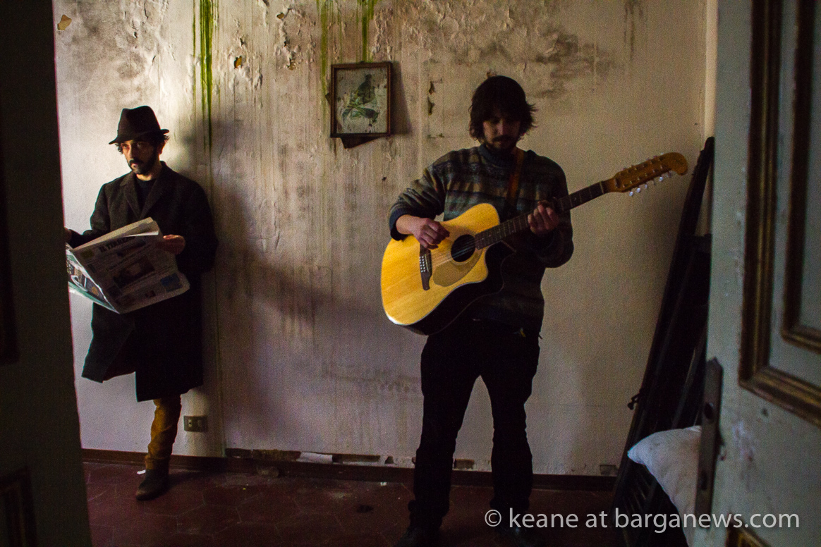 Noah Tortelli sings to his BOHEMIAN GIRL