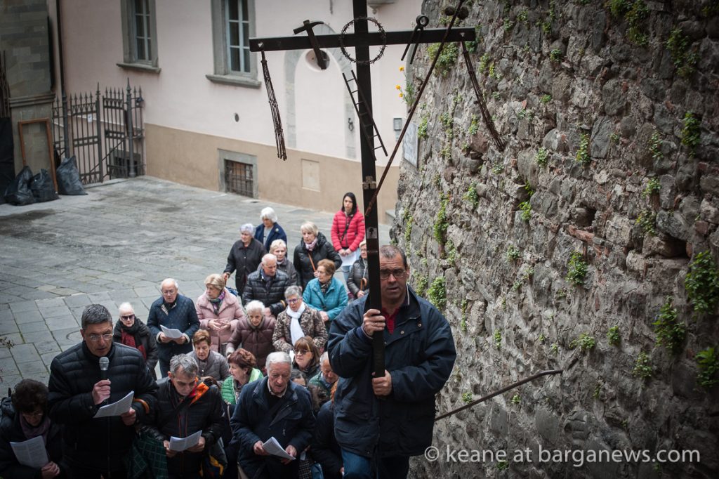 Via Crucis in Barga Vecchia