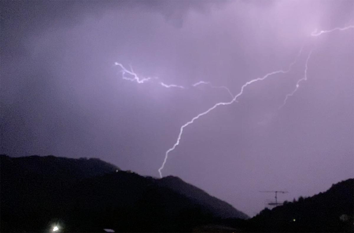 Video: Lightning over Barga Vecchia