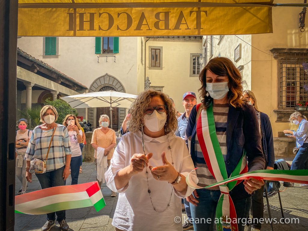 New tabaccheria opens in Barga Vecchia