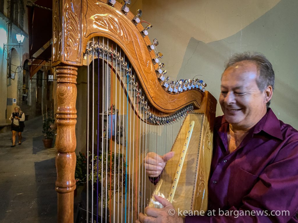 Paraguayan harp in Barga Vecchia