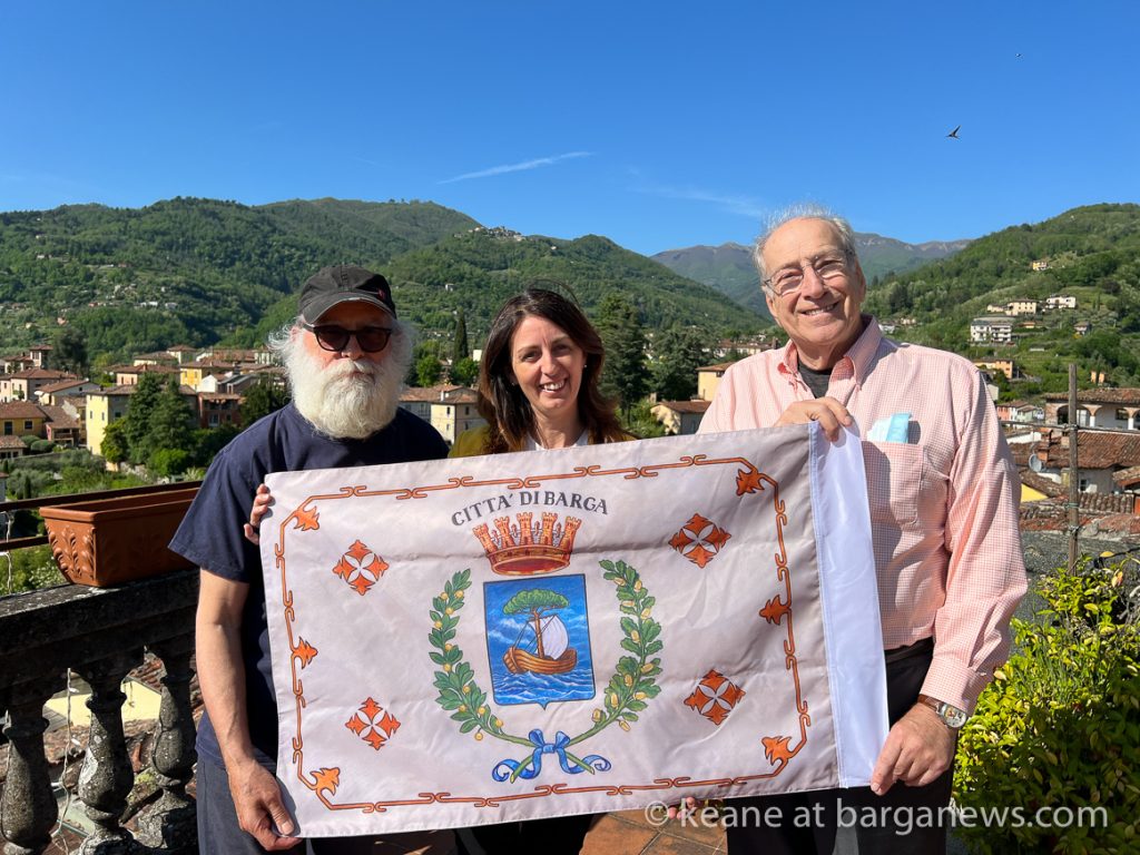A new Barga Flag has just arrived in the city.